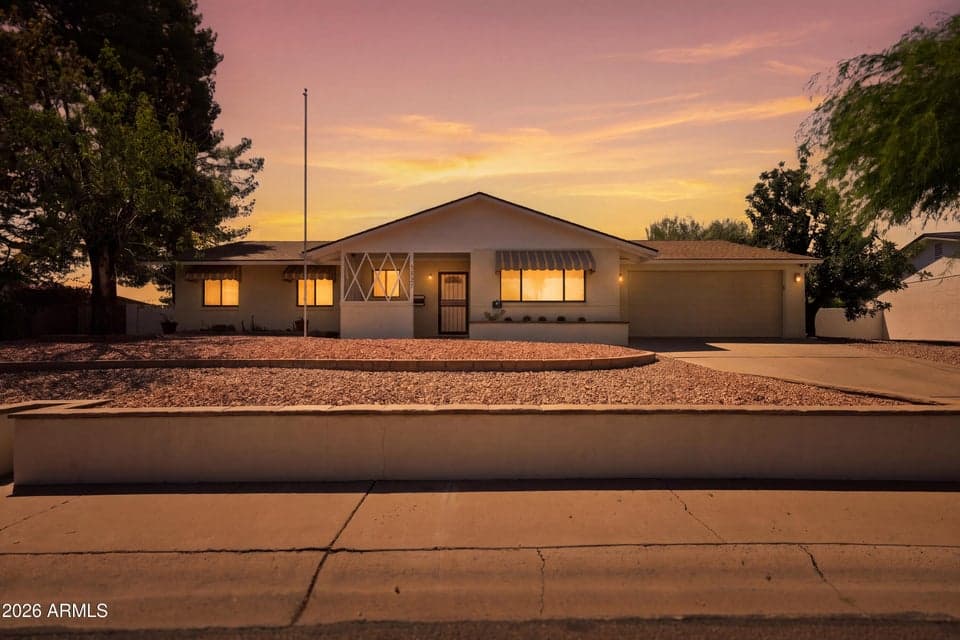 3827 E MERCER Lane, Phoenix, AZ 85028 — photo 1 of 37