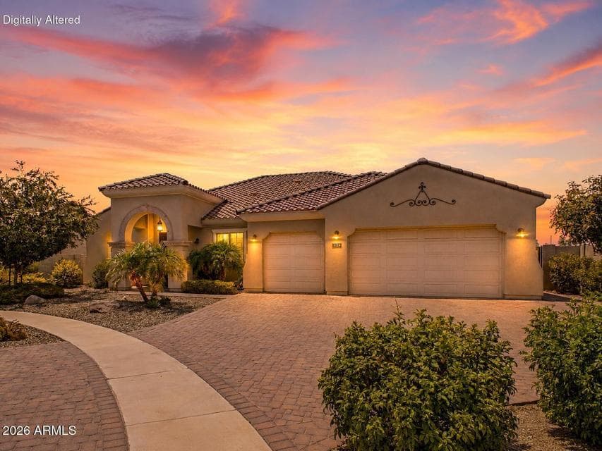 8428 S 16TH Drive, Phoenix, AZ 85041 — photo 1 of 41