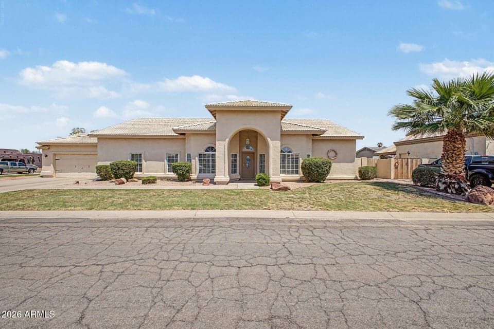 1210 E CLEARVIEW Drive, Casa Grande, AZ 85122 — photo 1 of 38