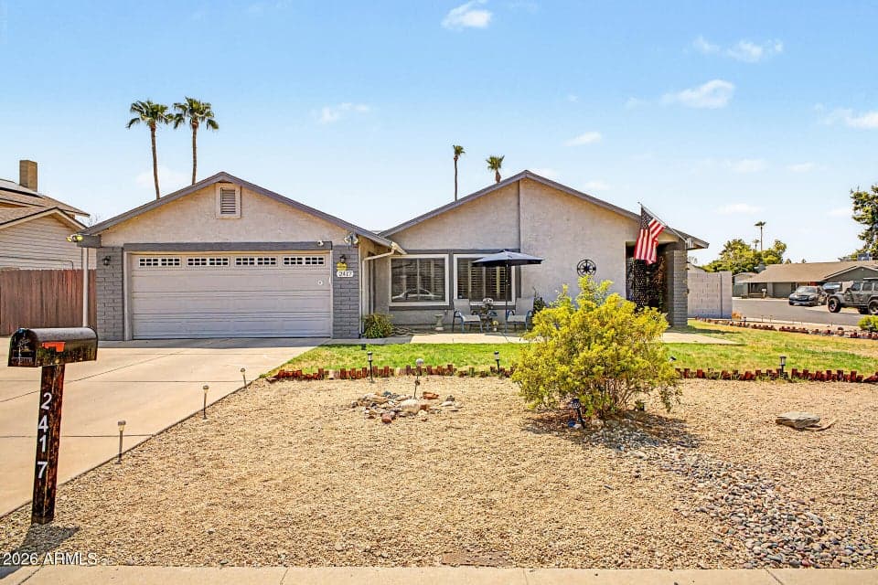 2417 W MONTE CRISTO Avenue, Phoenix, AZ 85023 — photo 1 of 25