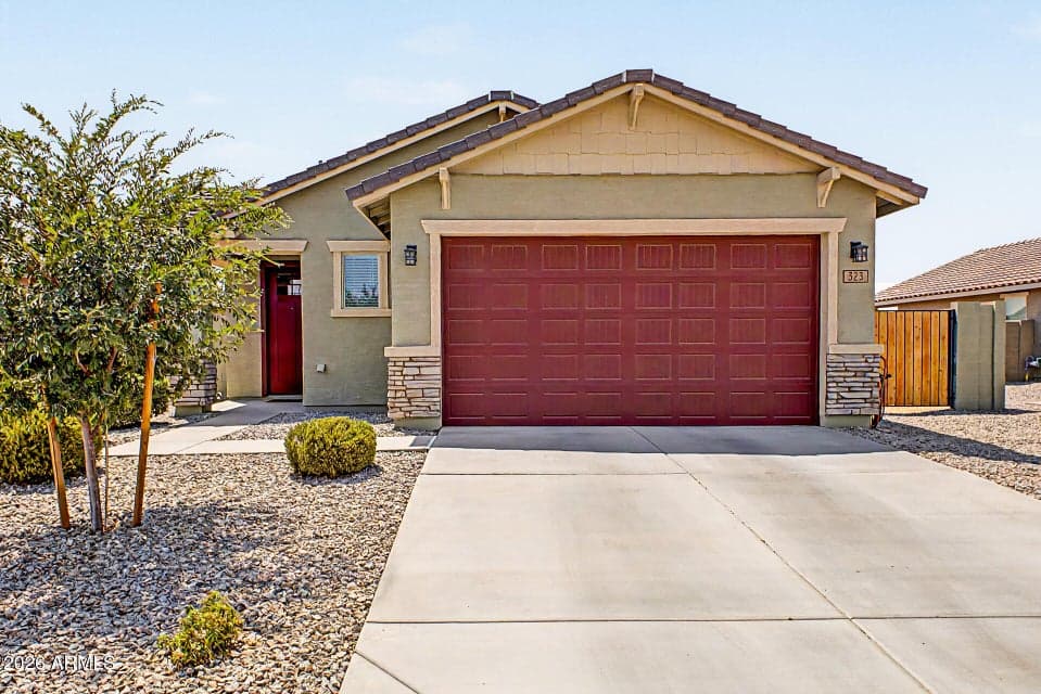 323 S SAN FERNANDO Lane, Casa Grande, AZ 85194 — photo 1 of 30