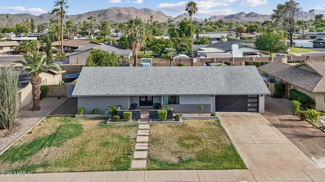 3915 E YUCCA Street, Phoenix, AZ 85028 — photo 1 of 26