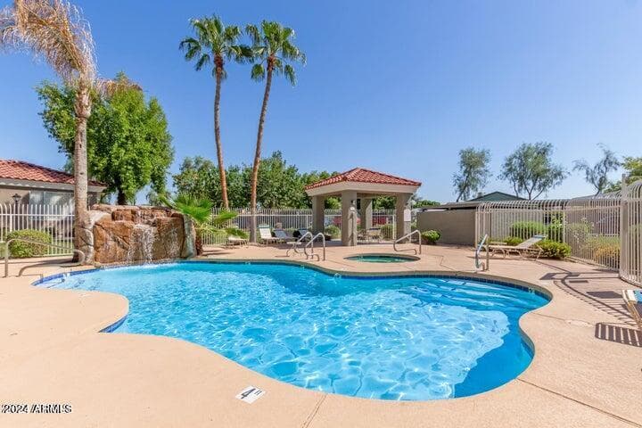 2929 W YORKSHIRE Drive 2026, Phoenix, AZ 85027 — photo 1 of 27