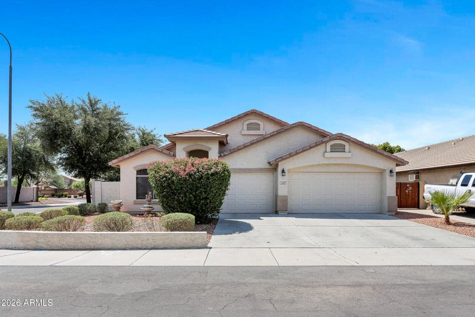 11219 W VERNON Avenue, Avondale, AZ 85392 — photo 1 of 25
