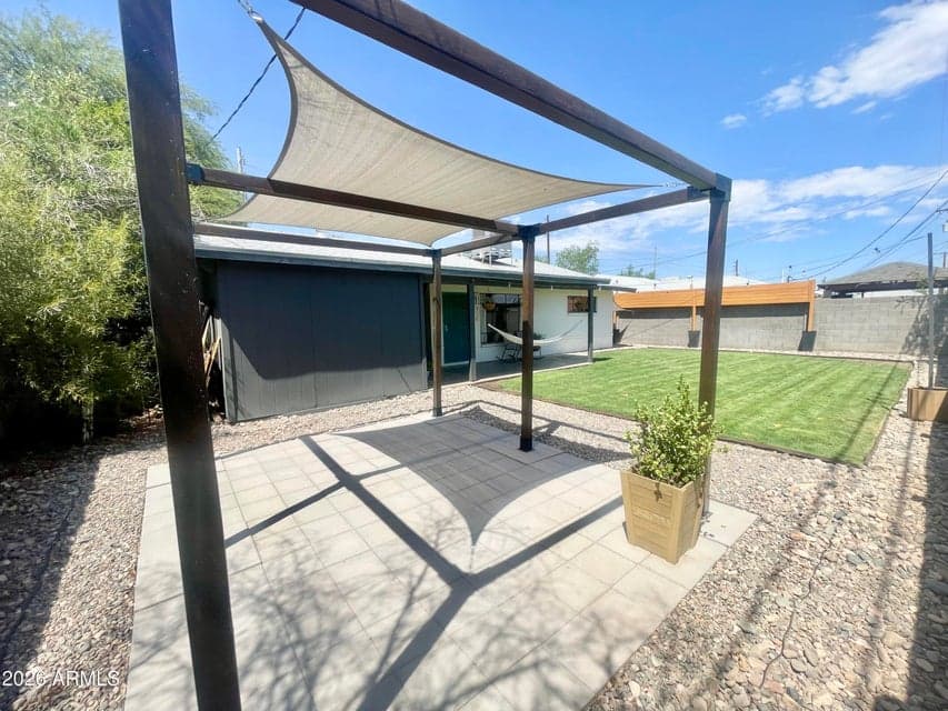 529 W UNIVERSITY Drive, Mesa, AZ 85201 — photo 1 of 24