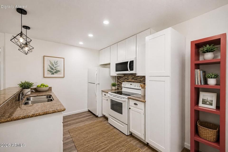 5525 E THOMAS Road R13, Phoenix, AZ 85018 — photo 1 of 23