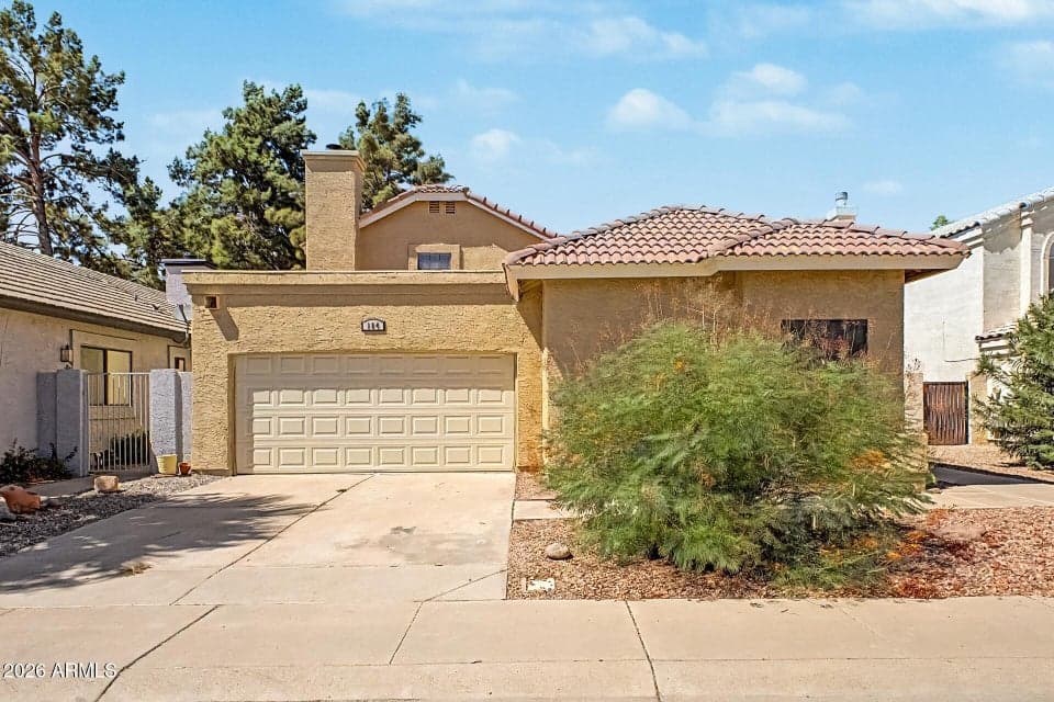 184 S WILLOW CREEK Street, Chandler, AZ 85225 — photo 1 of 30