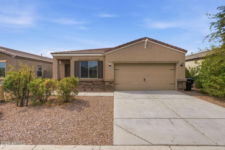 8141 W Encinas Lane, Phoenix, AZ 85043 — photo 1 of 32