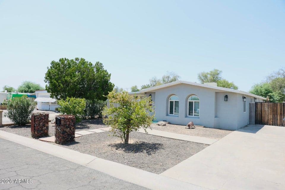 18218 N 1ST Street, Phoenix, AZ 85022 — photo 1 of 20