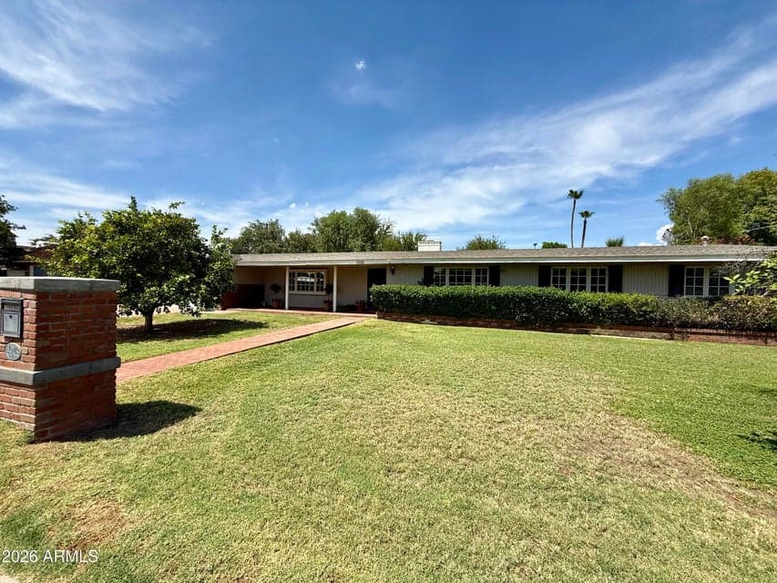 5948 E CALLE DEL PAISANO, Phoenix, AZ 85018 — photo 1 of 8