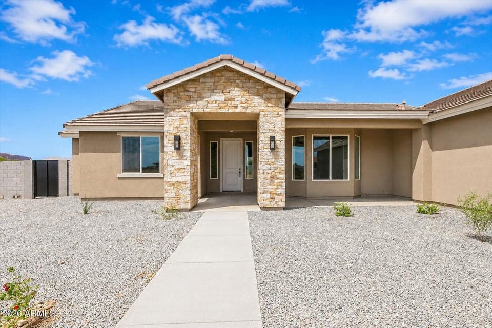 1686 E Carriage Lane, Phoenix, AZ 85086 — photo 1 of 30
