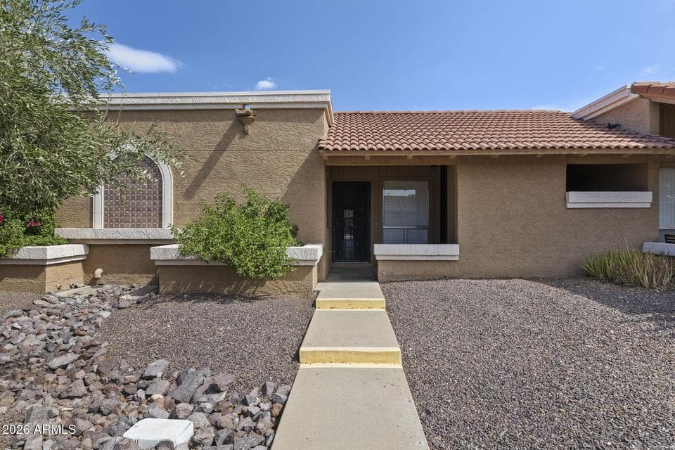 312 W YUKON Drive 2, Phoenix, AZ 85027 — photo 1 of 20