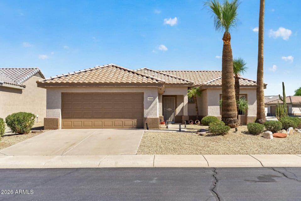 Love the AZ living lifestyle in the lovely Grand home!