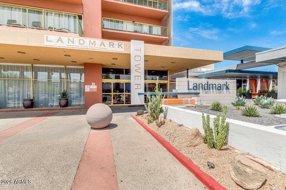 4750 N CENTRAL Avenue 8L, Phoenix, AZ 85012 — photo 1 of 30