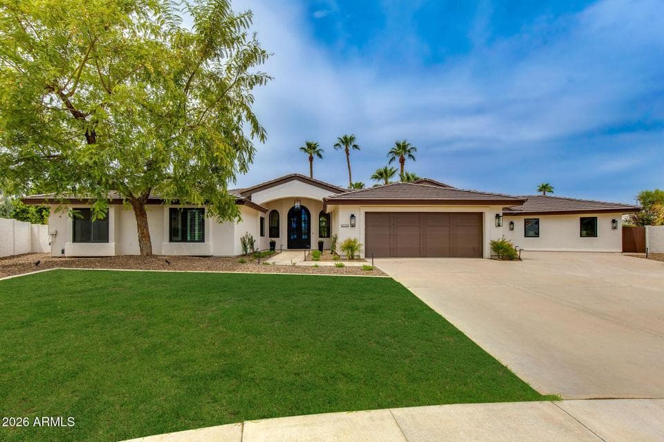 9220 N 83RD Street, Scottsdale, AZ 85258 — photo 1 of 33