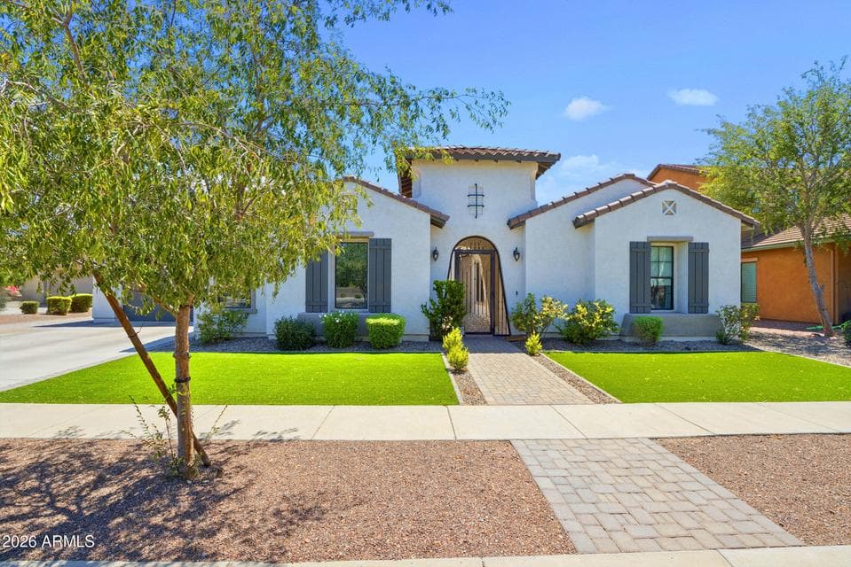 3153 E RED OAK Court, Gilbert, AZ 85297 — photo 1 of 66