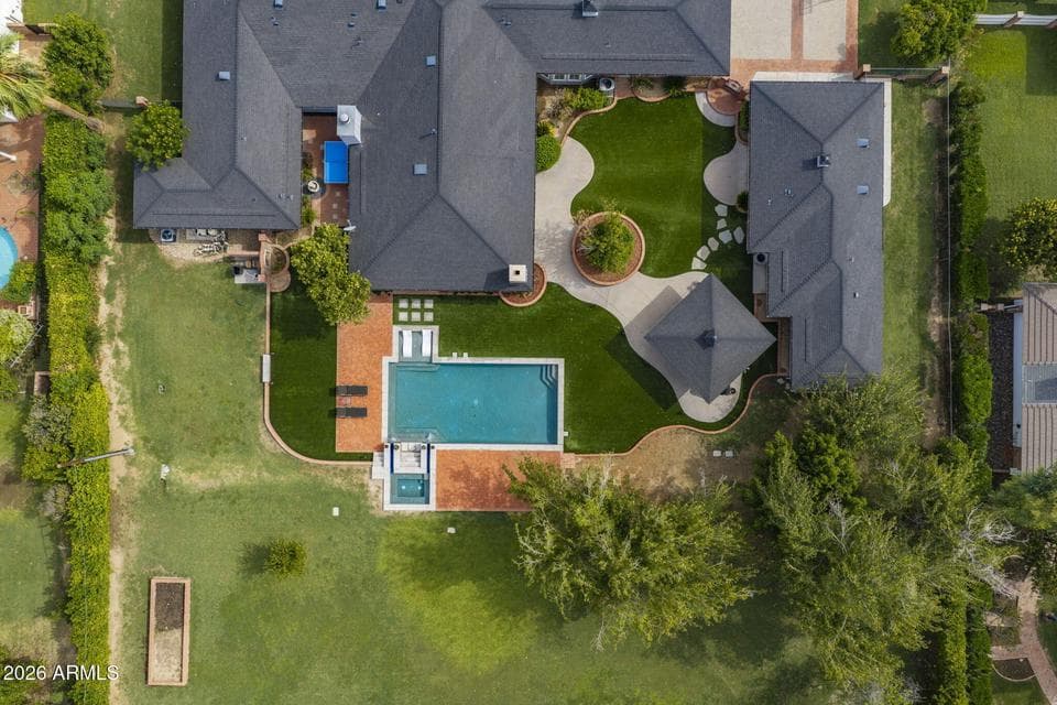 334 E GLENN Drive, Phoenix, AZ 85020 — photo 1 of 85