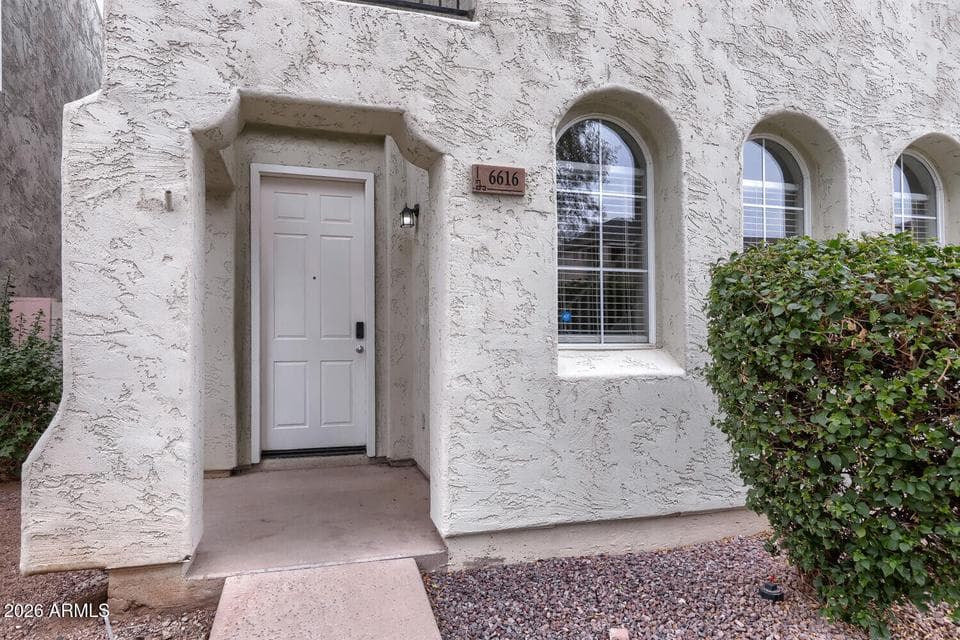 6616 W JOHNSON Street W, Phoenix, AZ 85043 — photo 1 of 29