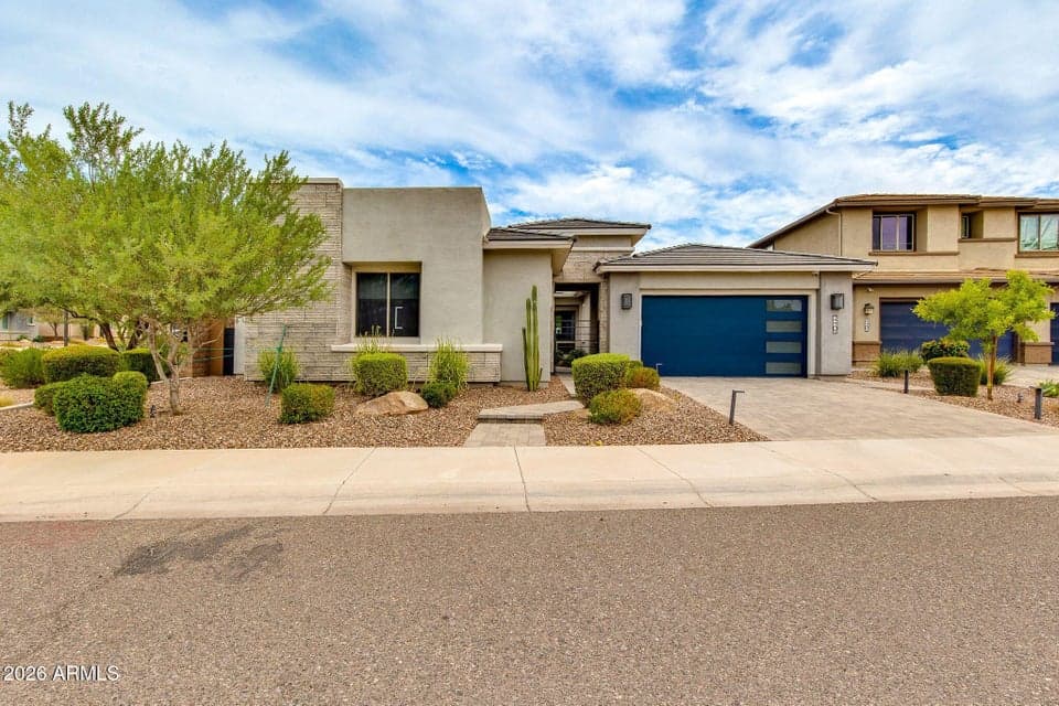 Single level, with an oversized and air-conditioned garage!