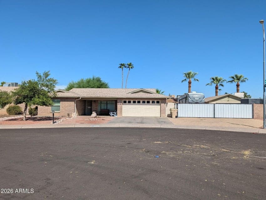 9823 N 48TH Drive, Glendale, AZ 85302 — photo 1 of 33