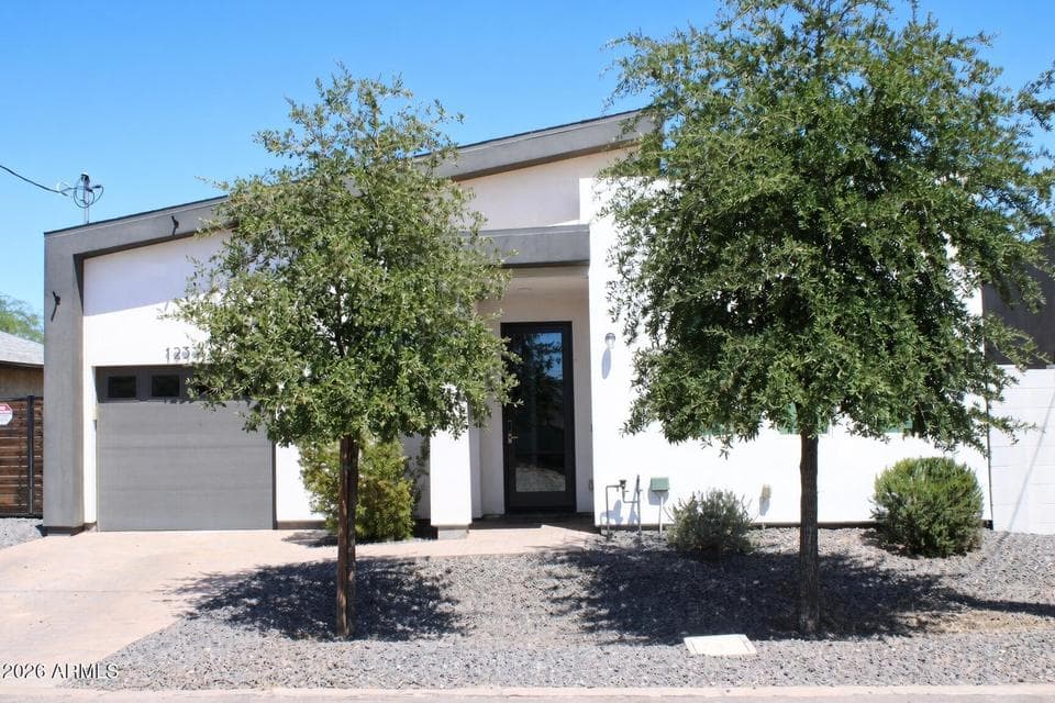1233 S 15TH Drive, Phoenix, AZ 85007 — photo 1 of 24