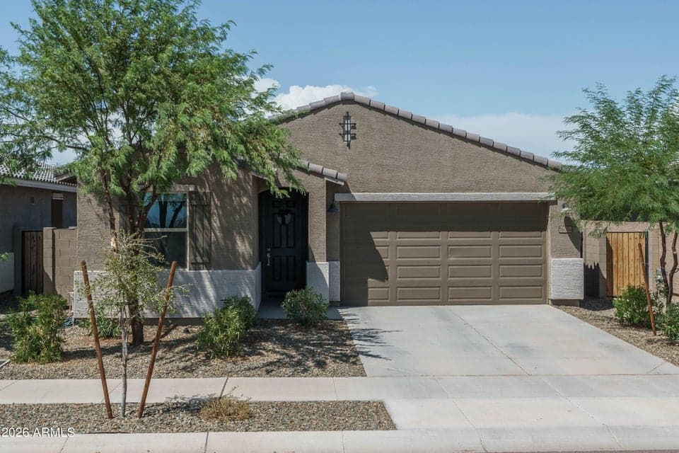 16054 W SMOKETREE Drive, Surprise, AZ 85387 — photo 1 of 33