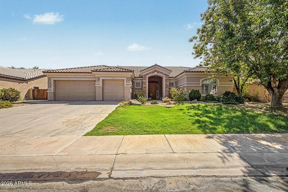 1095 N JAMAICA Court, Gilbert, AZ 85234 — photo 1 of 67
