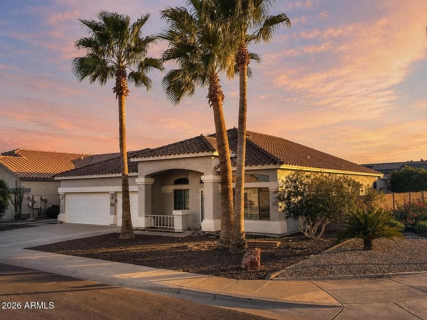 16398 N OACHS Drive, Surprise, AZ 85374 — photo 1 of 34