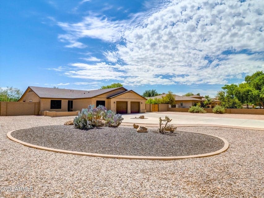 6019 W GREENBRIAR Drive, Glendale, AZ 85308 — photo 1 of 57