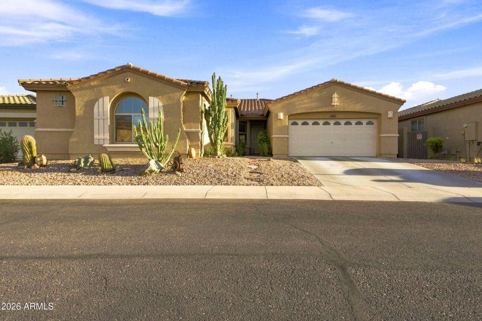 2429 W HAYDUK Road, Phoenix, AZ 85041 — photo 1 of 33