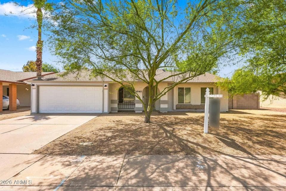 1041 W KILAREA Avenue, Mesa, AZ 85210 — photo 1 of 39