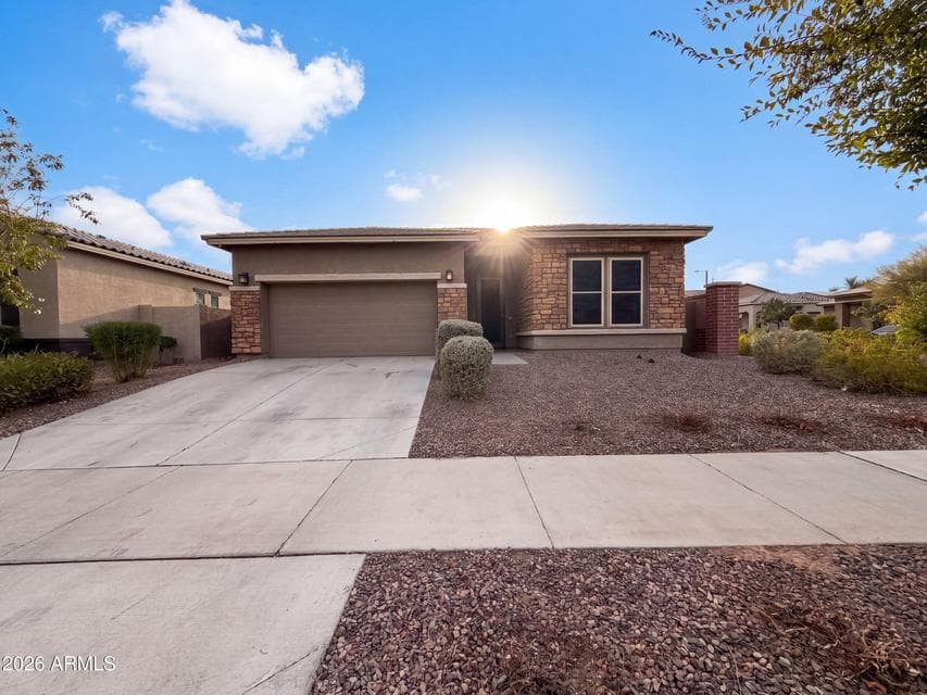 13706 N 144TH Drive, Surprise, AZ 85379 — photo 1 of 33