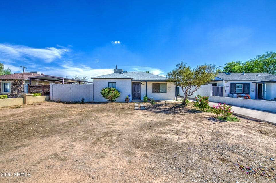 2521 W Montebello Avenue, Phoenix, AZ 85017 — photo 1 of 20