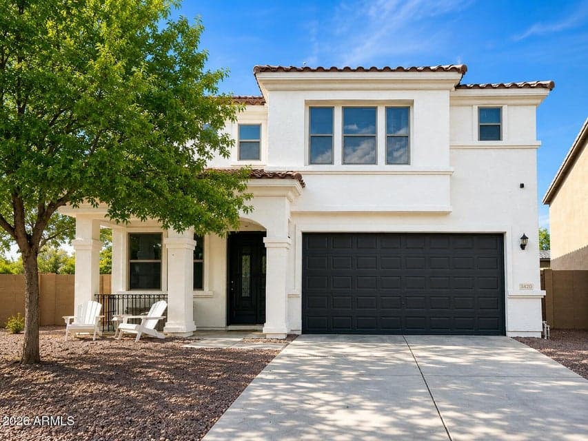 Front of four bedroom 2 1/2 bath house 2600 ft.² brand new paint interior and exterior