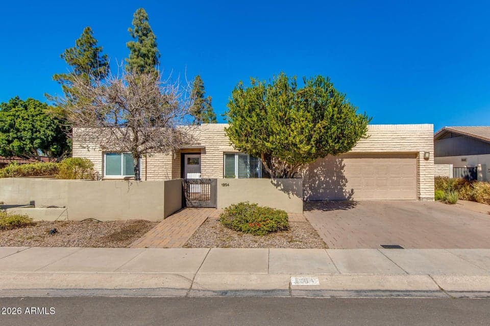 1204 E STEAMBOAT BEND Drive, Tempe, AZ 85283 — photo 1 of 64