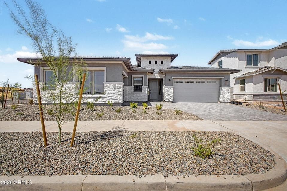 250 W GALENA Pass, Apache Junction, AZ 85120 — photo 1 of 47