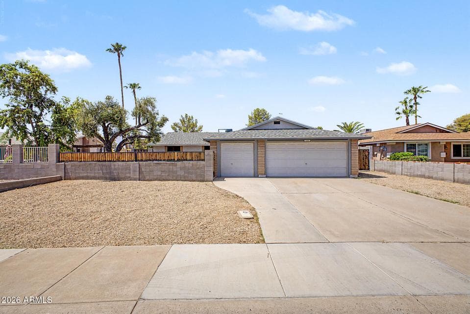 You do not want to miss the opportunity to live in this well-appointed residence in a prime location!