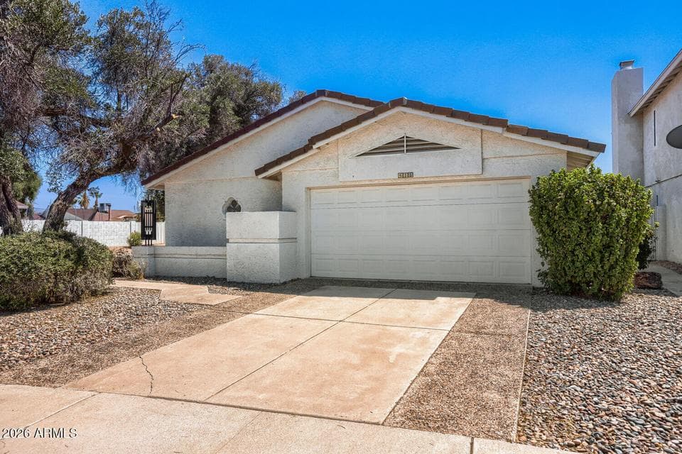 415 W GRANDVIEW Road, Phoenix, AZ 85023 — photo 1 of 29