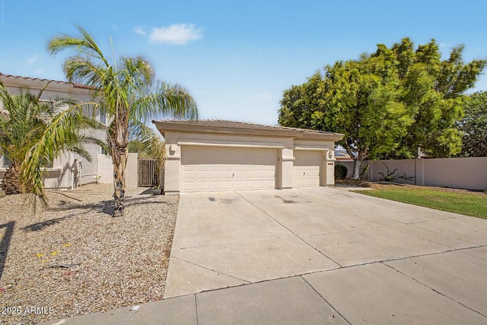 2919 N 140TH Drive, Goodyear, AZ 85395 — photo 1 of 47