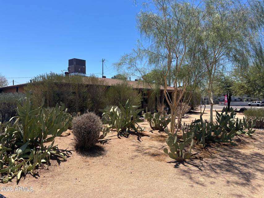 1201 E DESERT PARK Lane, Phoenix, AZ 85020 — photo 1 of 16