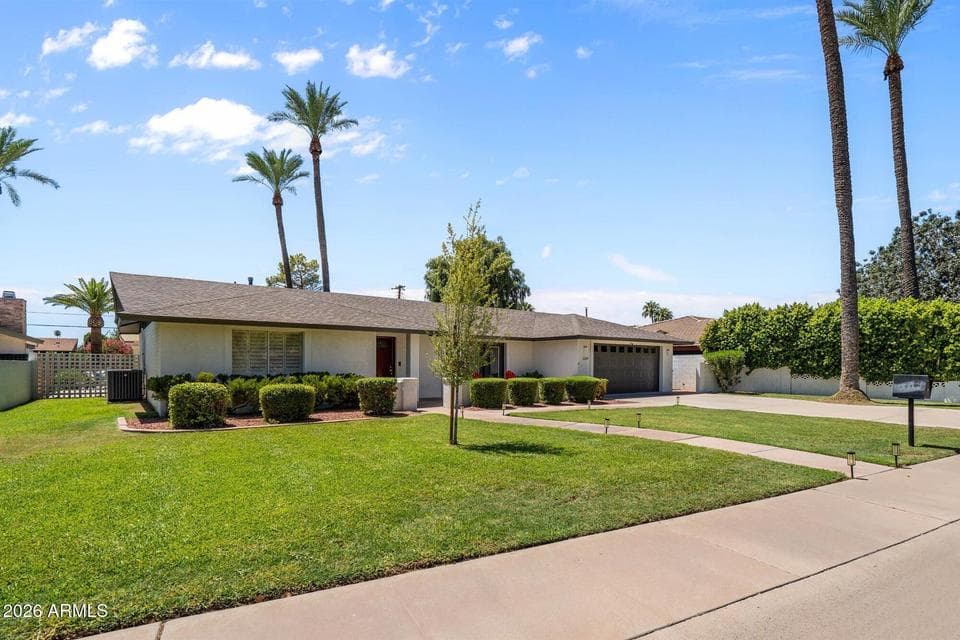 1139 W NORTHVIEW Avenue, Phoenix, AZ 85021 — photo 1 of 44