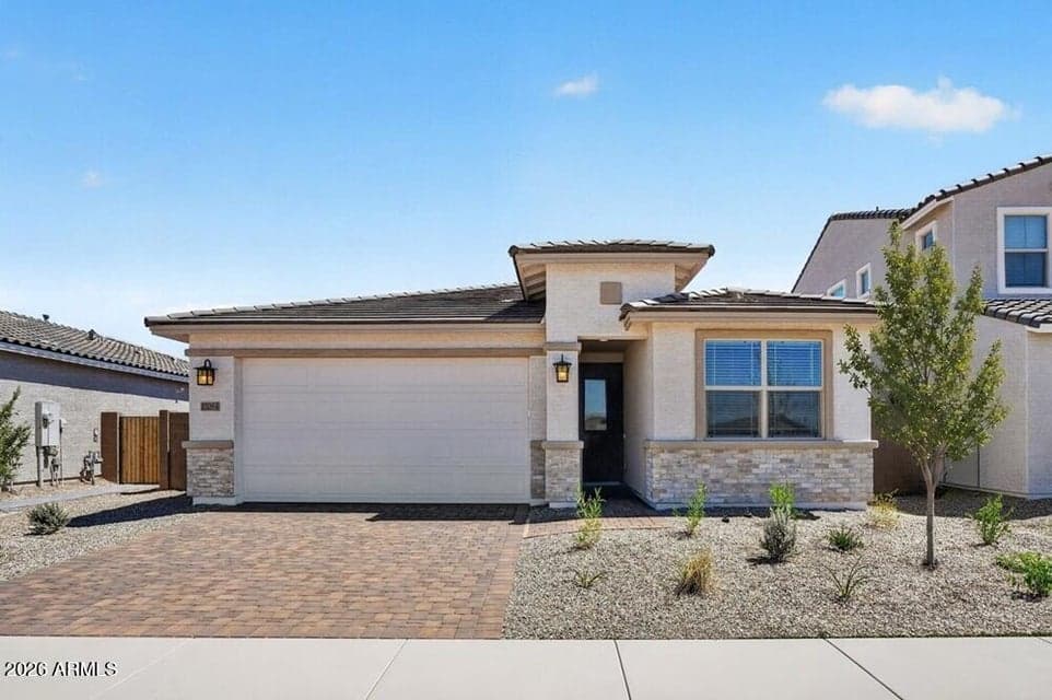 17084 W Honeysuckle Drive - Ready Now!
