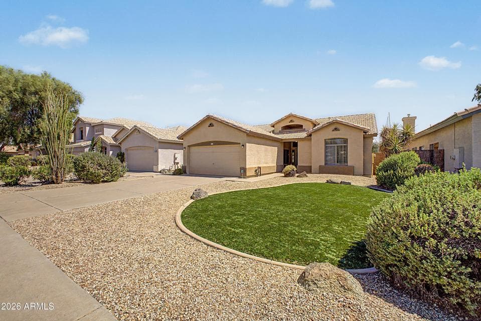 1531 E BLACK DIAMOND Drive, Gilbert, AZ 85296 — photo 1 of 15