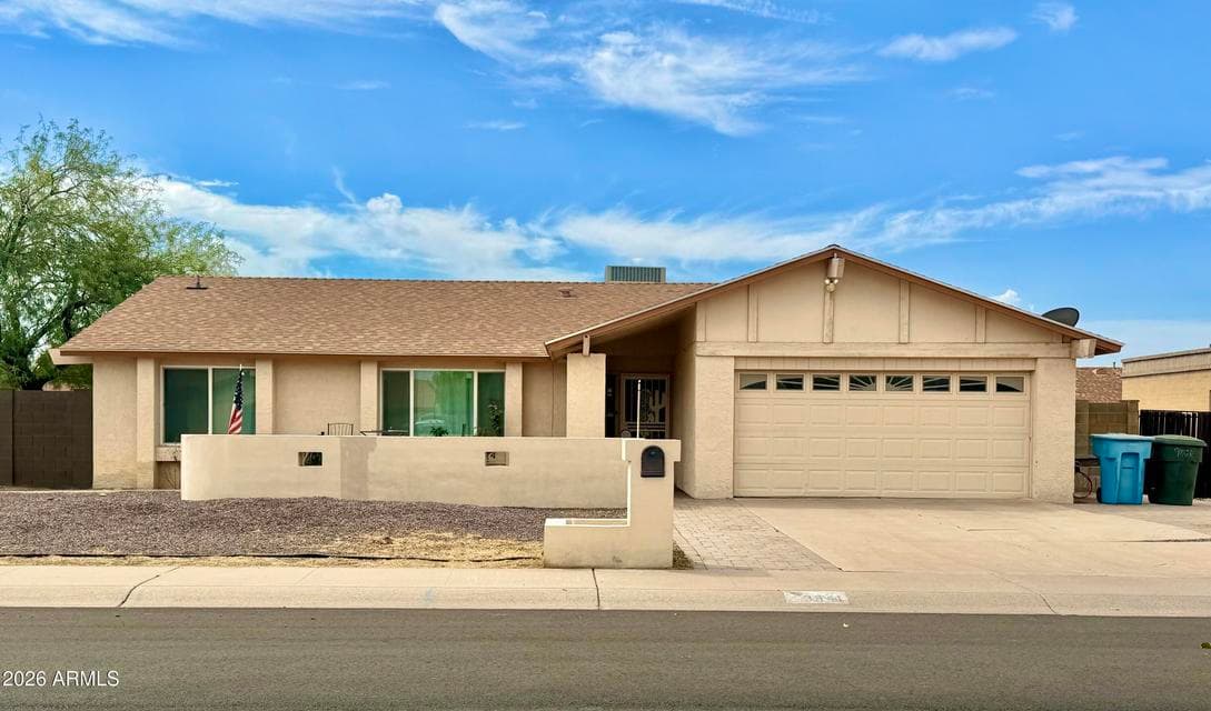 3941 W DESERT HILLS Drive, Phoenix, AZ 85029 — photo 1 of 40