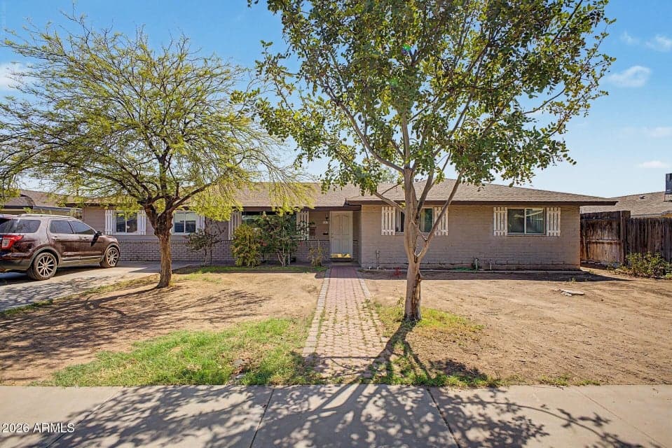 519 N CHERI LYNN Drive, Chandler, AZ 85225 — photo 1 of 33