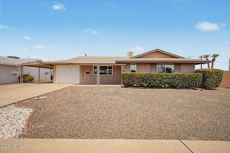 Easy care curb appeal and enclosed one car garage!