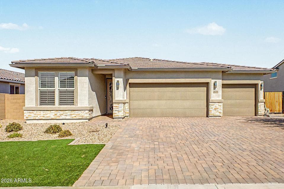 670 S PARKER Lane, Casa Grande, AZ 85122 — photo 1 of 38