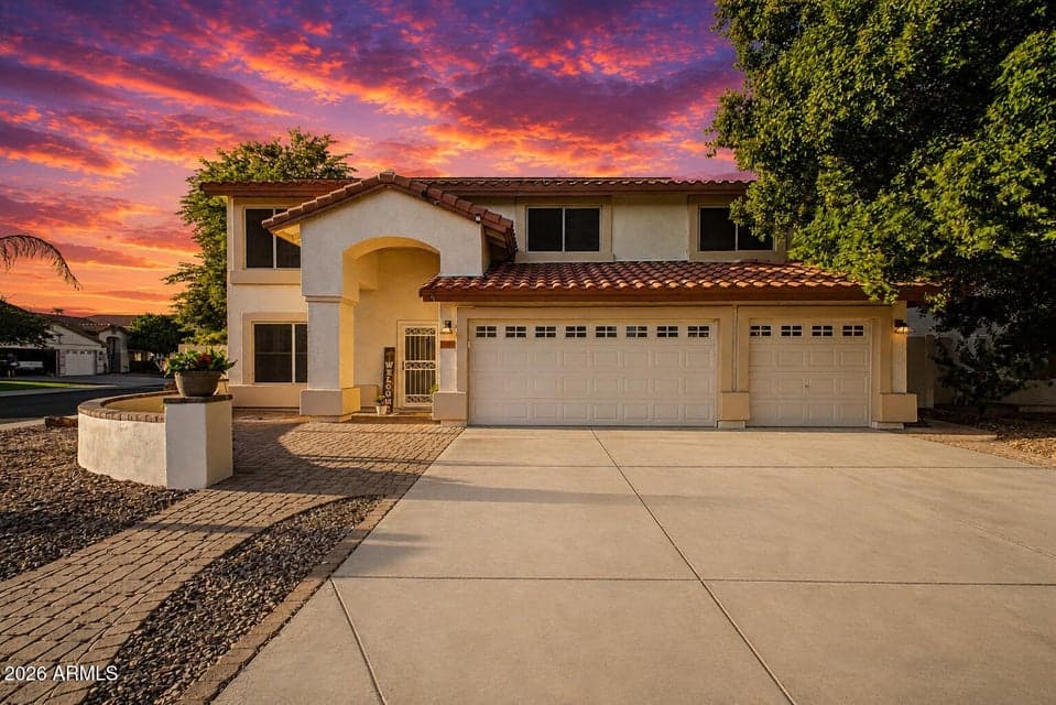 5796 W WINDROSE Drive, Glendale, AZ 85304 — photo 1 of 30