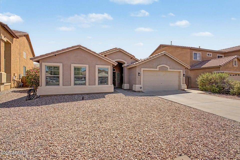 8013 W CORDES Road, Phoenix, AZ 85043 — photo 1 of 34