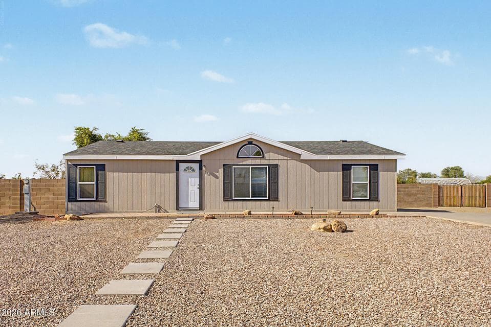 828 E Quentin Lane, San Tan Valley, AZ 85140 — photo 1 of 37